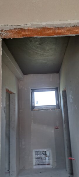 Tencuiala mecanizata pe baza de var ciment si ipsos